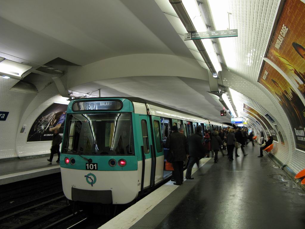 metro-opera-l8-q1-02